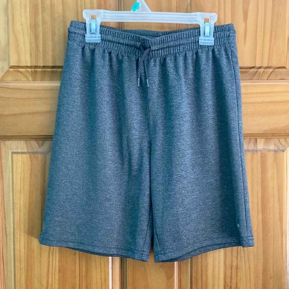 Children’s Place Sport boys size 10-12 gray basketball shorts, athletic shorts